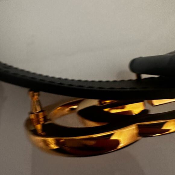 Authentic Gucci belt new never worn measures 32”| 1.5” wide - Picture 12 of 16